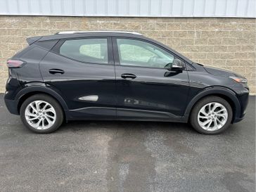 2023 Chevrolet Bolt EUV LT in a Mosaic Black Metallic exterior color and Jet Blackinterior. Wilmington Auto Center Chrysler Dodge Jeep Ram (937) 556-6430 wilmingtonautocentercdjr.com 