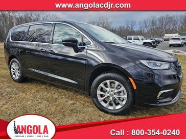 2025 Chrysler Pacifica Select Awd