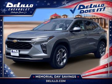 Used 2025 Chevrolet Trax LT