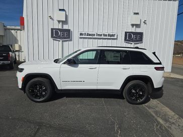 New 2026 Jeep Grand Cherokee Laredo Altitude 4x4