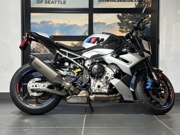 2026 BMW M 1000 R