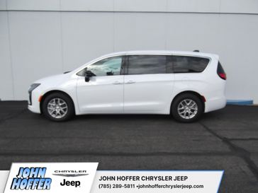 New 2027 Chrysler Pacifica Select