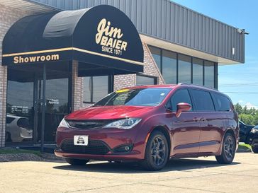 Used 2018 Chrysler Pacifica Touring L