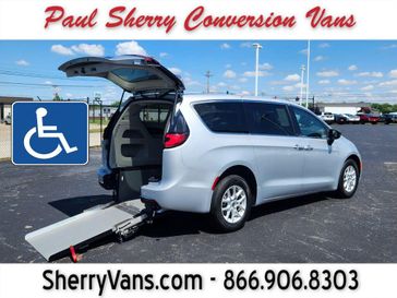 Used 2024 Chrysler Pacifica Touring L
