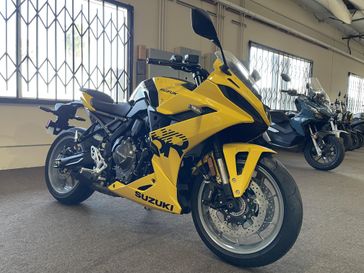 2025 Suzuki GSX-8R 