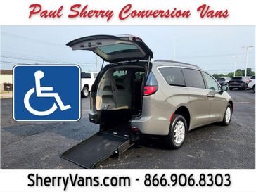 Used 2022 Chrysler Pacifica Touring L