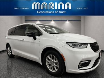 Used 2024 Chrysler Pacifica Touring L