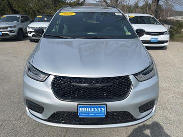 New 2026 Chrysler Pacifica Limited Awd