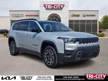 New 2026 Jeep Cherokee Laredo 4x4