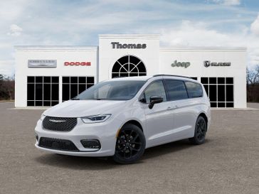 New 2026 Chrysler Pacifica Select