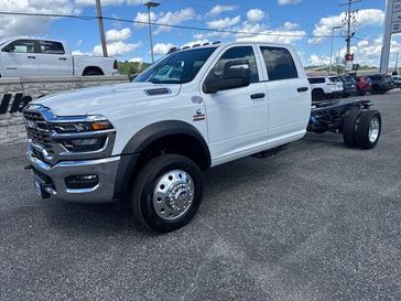 New 2026 RAM 5500 Tradesman Chassis Crew Cab 4x4 84' Ca