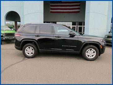 Used 2023 Jeep Grand Cherokee Laredo