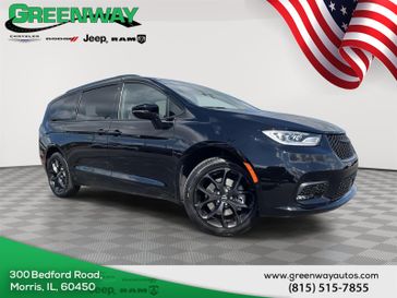 New 2026 Chrysler Pacifica Limited Awd
