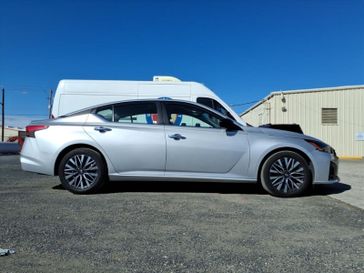 Used 2024 Nissan Altima 2.5 SV