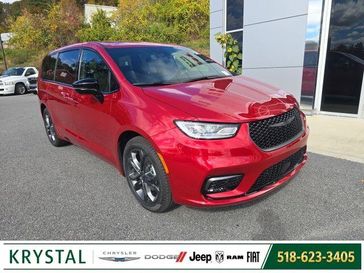 New 2026 Chrysler Pacifica Select