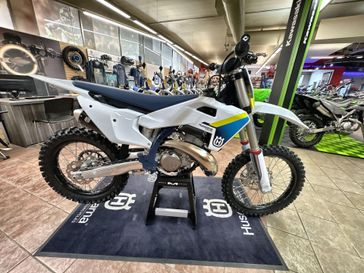 New 2025 HUSQVARNA TC 300 HERITAGE 