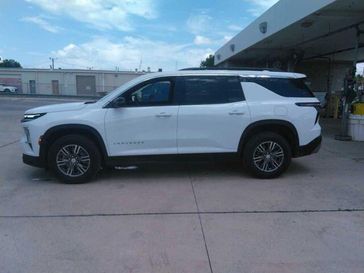Used 2025 Chevrolet Traverse LT