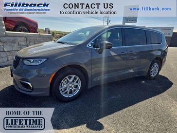 2025 Chrysler Pacifica 