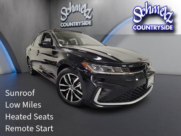 Used 2025 Volkswagen Jetta SE w/Sunroof