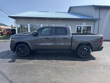 New 2026 RAM 1500 Laramie Crew Cab 4x4 5'7' Box