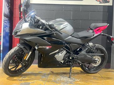 2025 CFMOTO 300SS 
