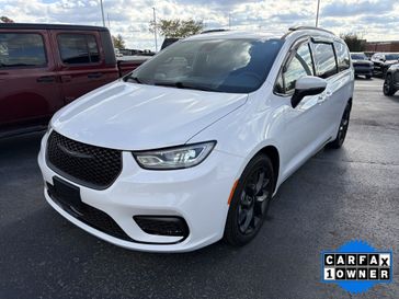 Used 2023 Chrysler Pacifica Touring L