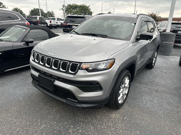 Used 2023 Jeep Compass Latitude Lux