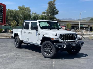 New 2025 Jeep Gladiator Sport S 4x4