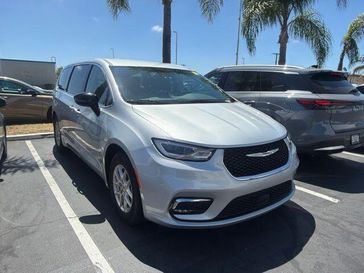 Used 2024 Chrysler Pacifica Touring L