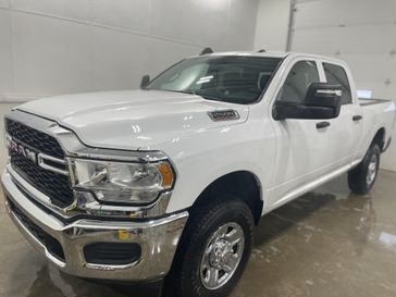 2024 RAM 2500 Tradesman Crew Cab 4x4 6'4' Box