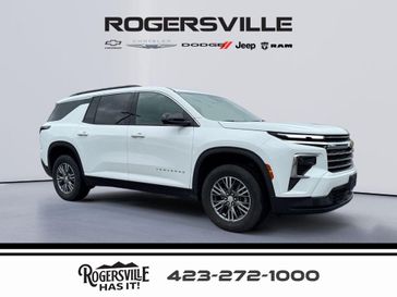 Used 2025 Chevrolet Traverse AWD LT