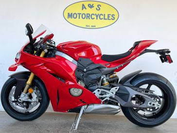 New 2025 Ducati PANIGALE V4S 