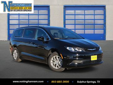New 2026 Chrysler Voyager Lx