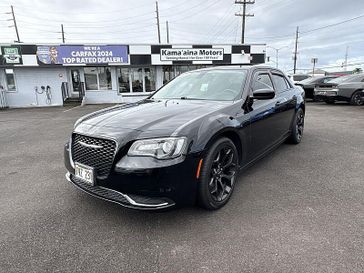 2019 Chrysler 300 4d Sedan RWD Touring