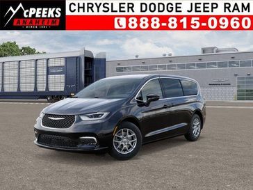 New 2026 Chrysler Pacifica Select