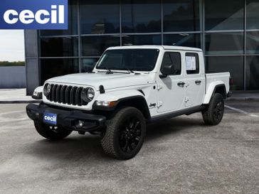 Used 2024 Jeep Gladiator Nighthawk