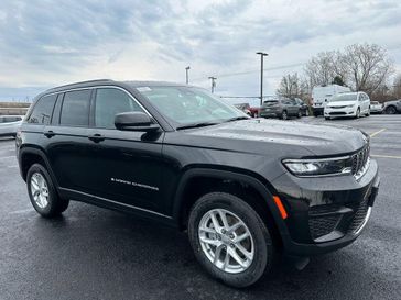 2025 Jeep Grand Cherokee Laredo X 4x4