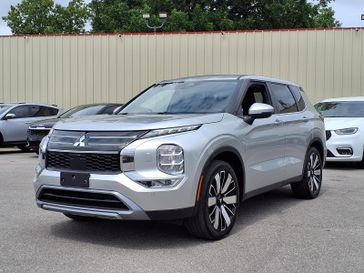 Used 2025 Mitsubishi Outlander SE 4WD