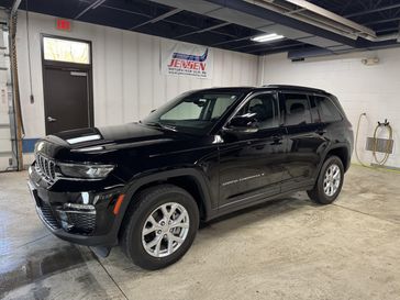 Used 2023 Jeep Grand Cherokee Limited 4x4