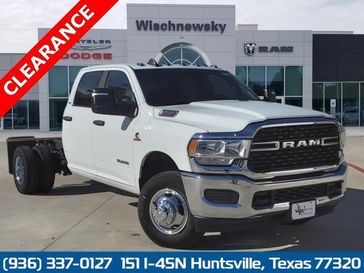 2024 RAM 3500 Slt Crew Cab Chassis 4x4 60' Ca in a Bright White Clear Coat exterior color. Wischnewsky Dodge 936-755-5310 wischnewskydodge.com 