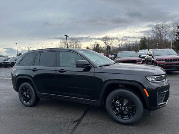 New 2026 Jeep Grand Cherokee Laredo Altitude 4x4