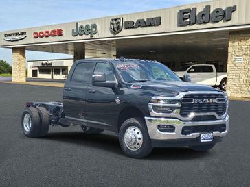 2025 RAM 3500 Tradesman Crew Cab Chassis 4x4 60' Ca