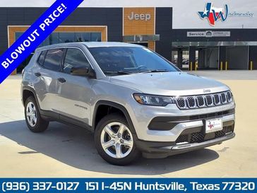 2023 Jeep Compass Sport 4x4 in a Billet Silver Metallic Clear Coat exterior color and Blackinterior. Wischnewsky Dodge 936-755-5310 wischnewskydodge.com 