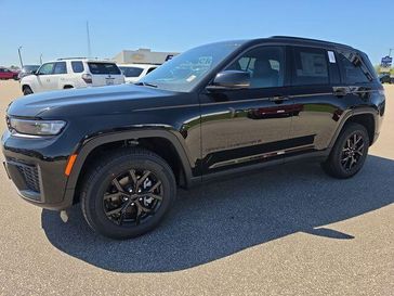 New 2026 Jeep Grand Cherokee Laredo Altitude 4x4