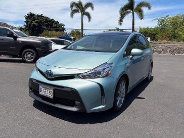 2017 Toyota Prius v 5d Wagon Five