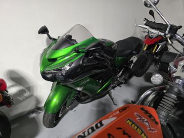 Green/Grey