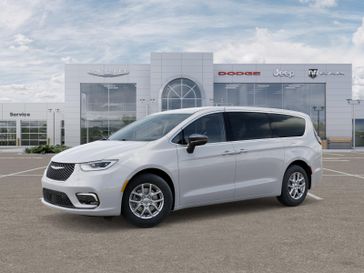 New 2025 Chrysler Pacifica Select
