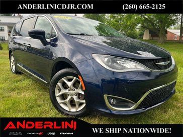 2019 Chrysler Pacifica Touring L's photo