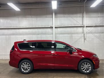 New 2026 Chrysler Pacifica Select