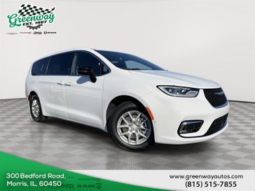 New 2026 Chrysler Pacifica Select